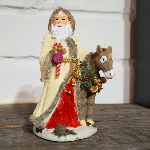 International Santa Claus Collection figurine...Switzerland - Picture 1 of 5